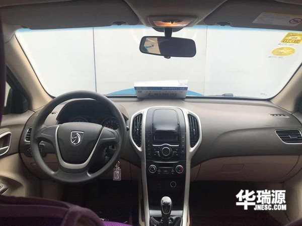 紧凑车型宝骏610，空间舒适储物空间超大