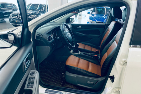 马鞍山二手福特福克斯 2013款 两厢 经典款 1.8L 手动 基本型